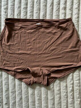 SKIMS Fits Everybody Boy Short Jasper Size L